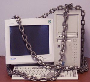 ordenador-protegido-cadenas